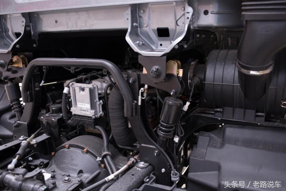 格尔发天然气用的什么发动机,格尔发纳威司达