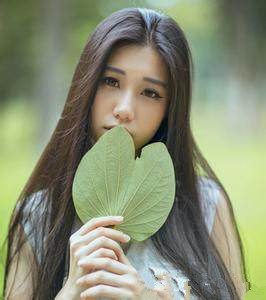 任何脸型都适合中分吗女生,怎么样才能留一个好看自然的中分