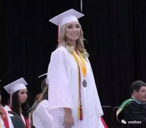 青春期未婚先孕，成为单亲父亲，怒怼整个世界，为女儿杀出一条天路