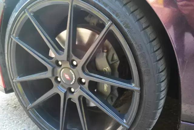 汽车改装的“鲍鱼”卡钳总有一款合你口味