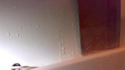 冰箱有水漏地上了,西门子冰箱冷藏室有水珠怎么回事