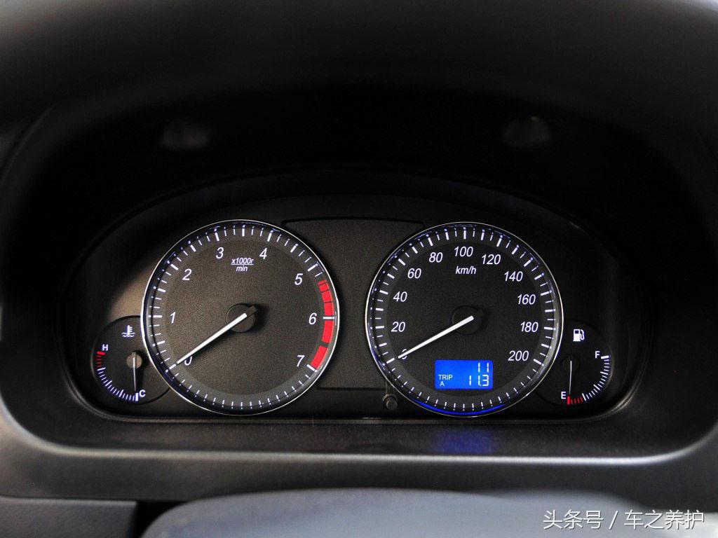 车长超5米标配245马力,起步配v6引擎全时四驱车长5米
