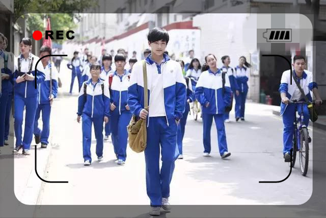 校服大比拼哪个国家的校服更丑,各国校服比拼小视频