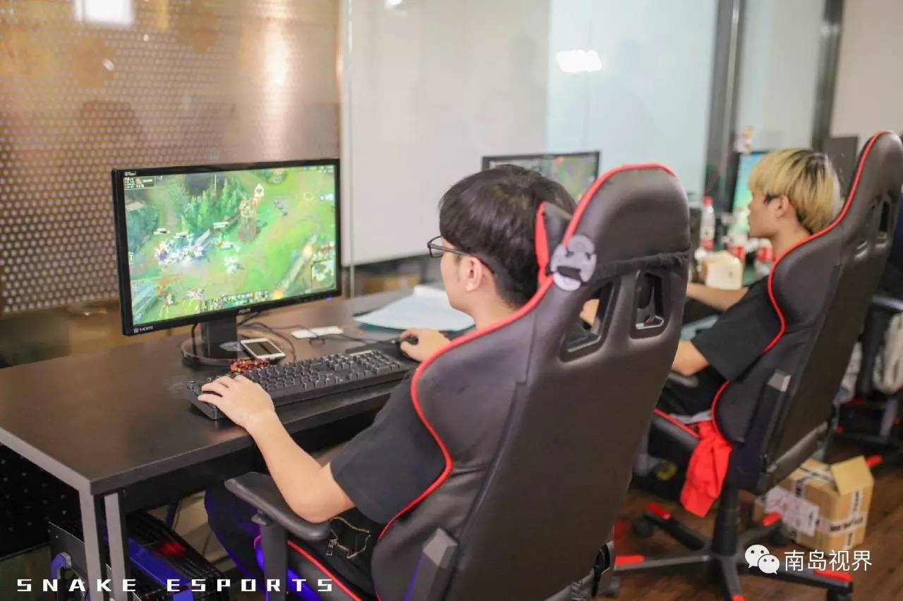 鐢电珵lol鎴橀槦澶哄啝,涔濊繛鑳滃洓澶轰笘鍥㈣禌鍐犲啗