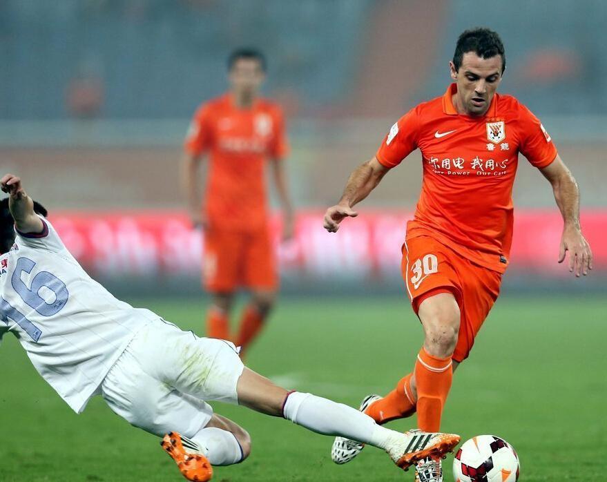 蒙蒂略在鲁能踢了几个赛季,蒙蒂略鲁能时期十佳球视频