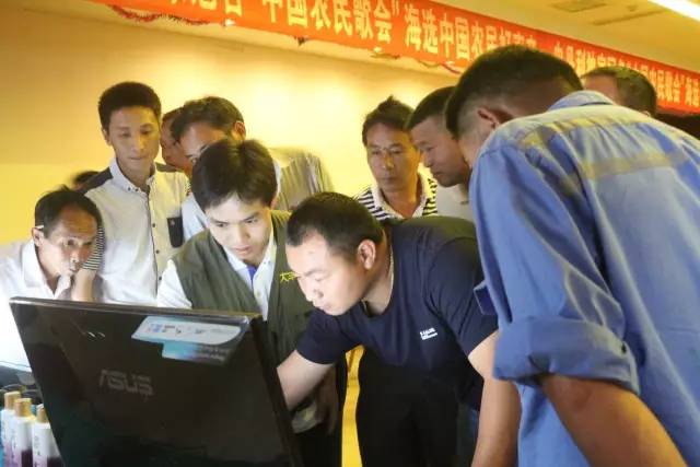 卖了房子去创业，被数十家VC拒绝，他联合上万家零售商苦熬3年，如今融资3亿切2万亿农资大蛋糕