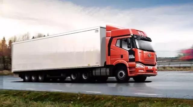 11L420马力发动机！卧铺宽850mm！解放J6P6×4牵引车详解