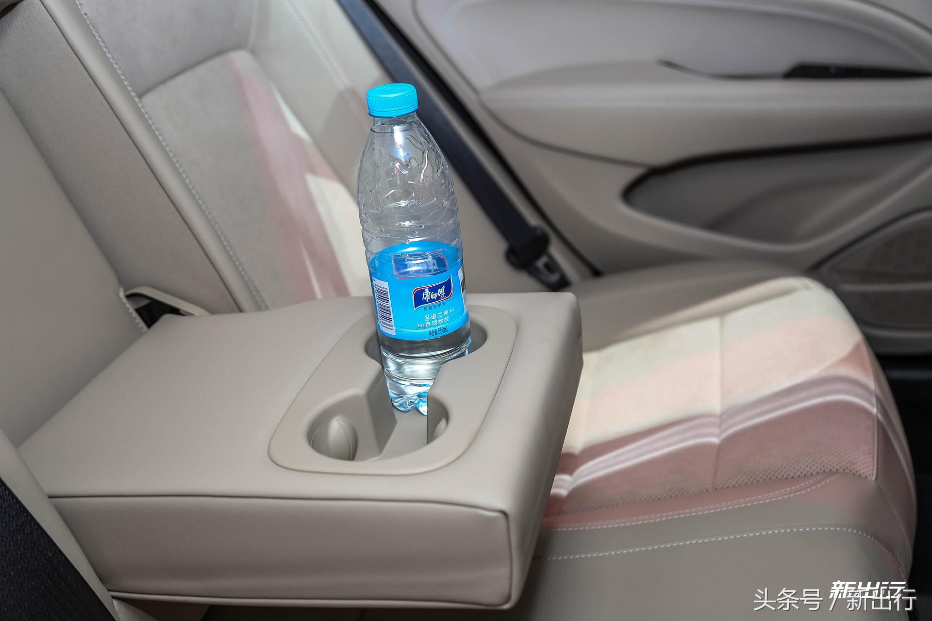 别克君威2017款30h豪华型,远距离看新款君威