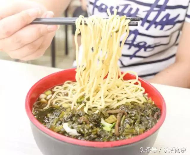 藏在老城南的30年老店，拽着100块，吃遍了整条街的头牌