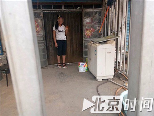 “女生遭强奸案”两家属被控制女孩:说真话被叔叔打