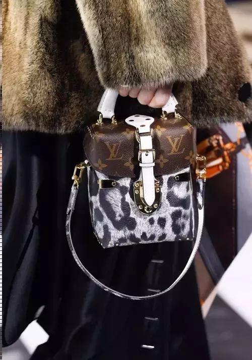 lv邮差包经典款式,lv最值得购买的款式