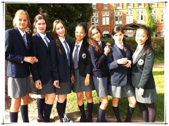 校服大比拼哪个国家的校服更丑,各国校服比拼小视频