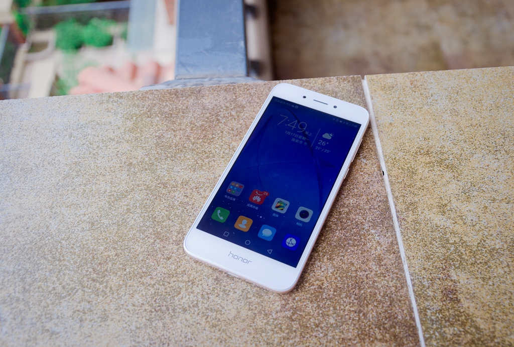 千元机测评荣耀畅玩20,荣耀畅玩6a评价