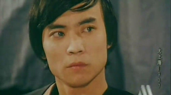 他是周星驰的*用御**龙套,老婆捧红了范冰冰,儿子居然是90后影帝