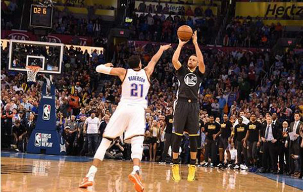 勇士库里和掘金,勇士库里对国王