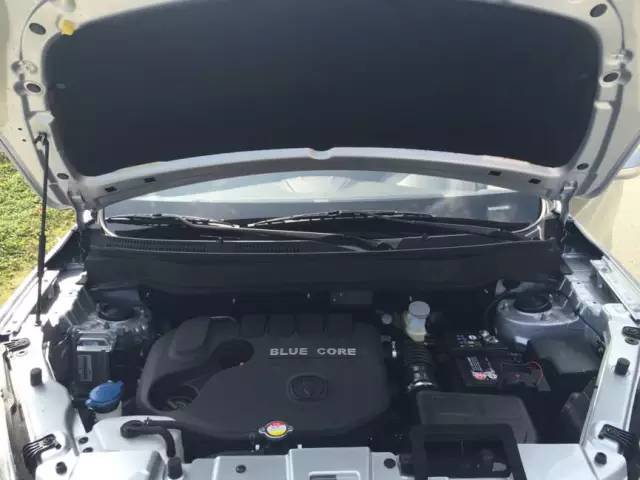 长安cs352016款1.6自动尊贵型,2016款长安cs35优缺点