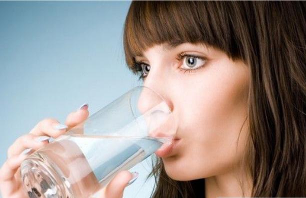 嘴边长痘痘的原因,鼻腔长痘痘的原因