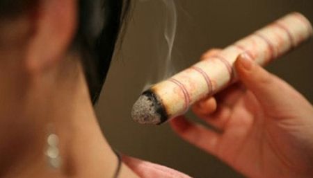 艾灸灸天阙穴有什么好处,艾灸天髎穴作用