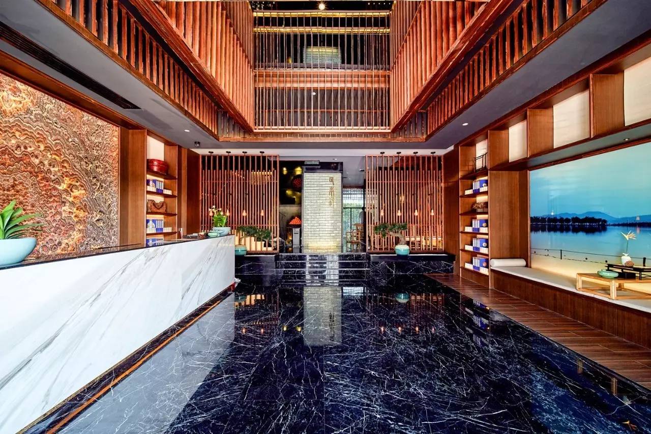 休闲与健康的无缝连接Vivitek（丽讯）投影杭州“足本纪”打造娱乐养生新体验