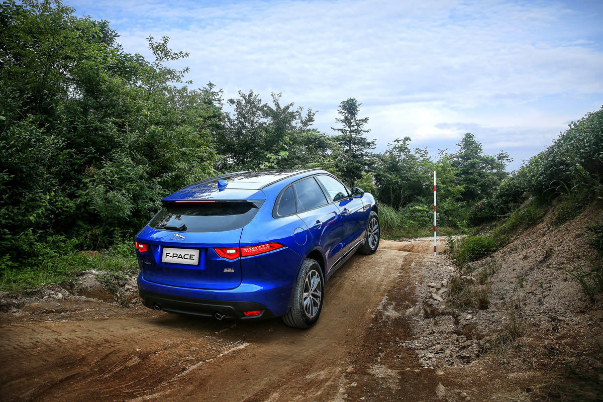 豹力英伦绅士试驾新款捷豹f-pace,试驾2.0t捷豹f-pace