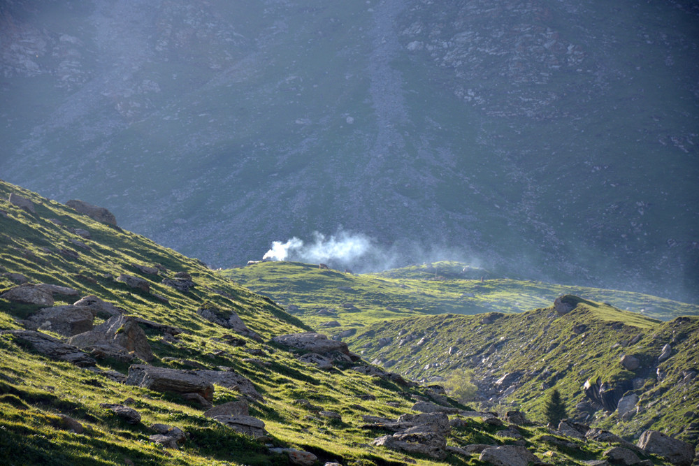 行者无疆-6月乌孙，漂洋过海为圣湖，翻山越岭因初心