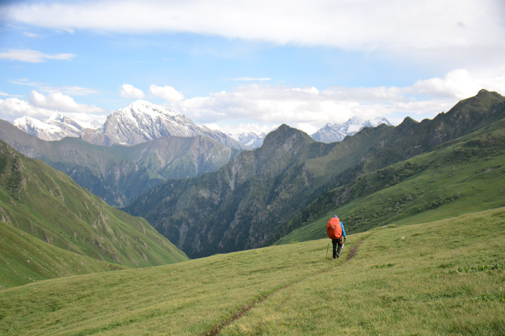 行者无疆-6月乌孙，漂洋过海为圣湖，翻山越岭因初心