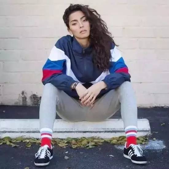 中国的校服和外国的校服对比,外国人眼中的中国校服