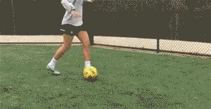 维维运球训练动作,维维足球直塞球教学视频