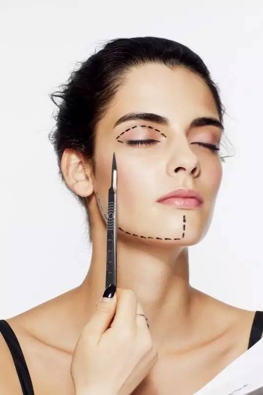 为什么医生不肯为她做双眼皮手术？