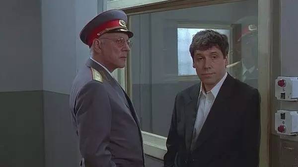 这部美版「白银连环杀人案」，早该刷爆朋友圈了