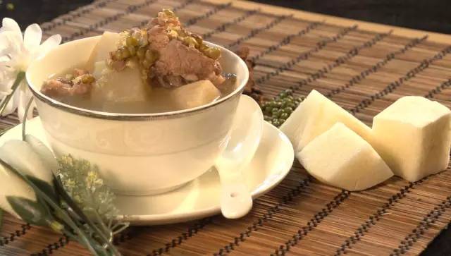 脸上长疮怎么消除最简单方法,脸上长疮流黄水吃什么好