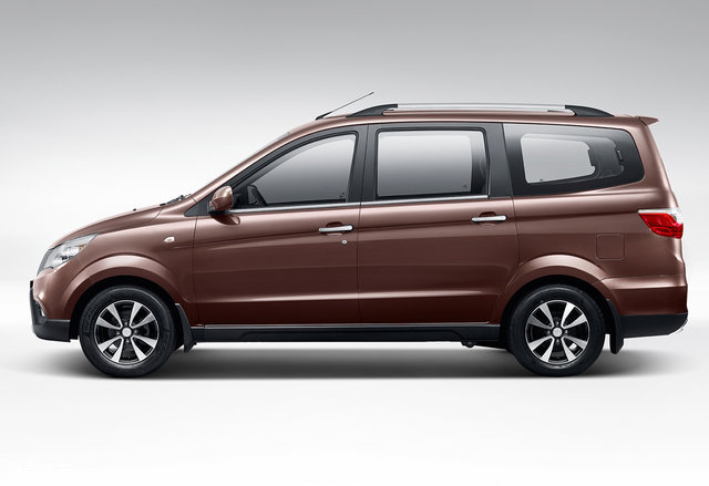 北汽威旺m3价格,北汽威旺m30和五菱宏光尺寸对比