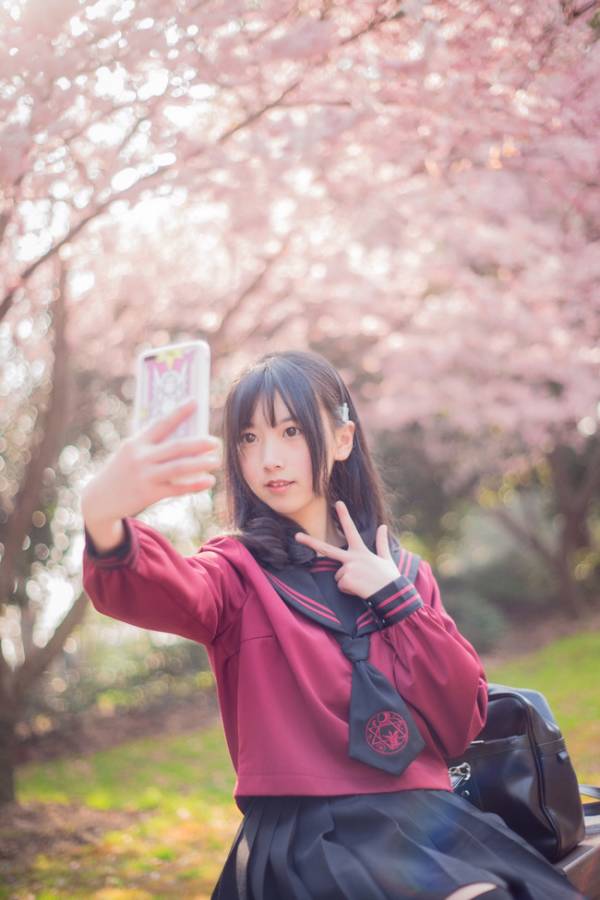 你为什么穿jk制服,我们为什么穿校服