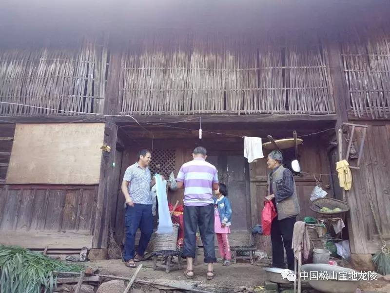 贫困村的温暖,扶贫路上暖人心