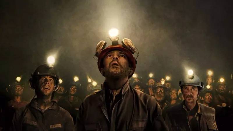 佳片|地下700米他们用69天战胜了死神33次