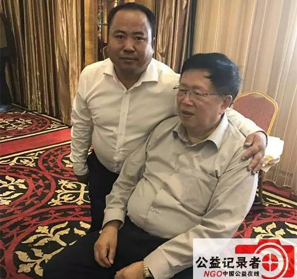 中国公益在线繁峙县爱心工作站组织“你我多一份自觉城市多一份清洁”清捡垃圾爱心活动