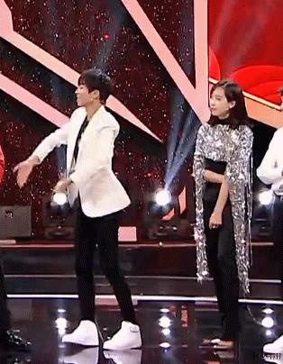 男明星的腰多细蔡徐坤,蔡徐坤腰细