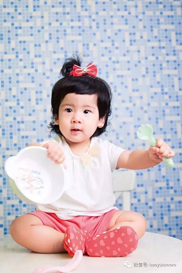 我家宝宝吐奶有奶渣正常吗,我家宝宝吐奶又不长体重