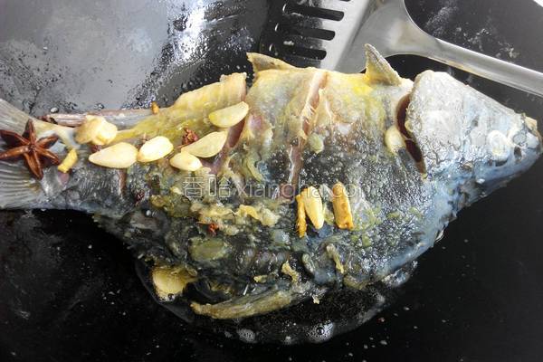 家常炖鲤鱼放醋吗,家常炖鲤鱼