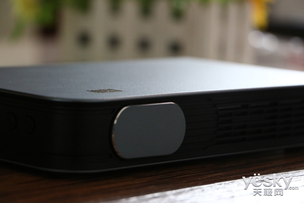 小巧身材蕴藏强劲能量iCAN影院X1评测