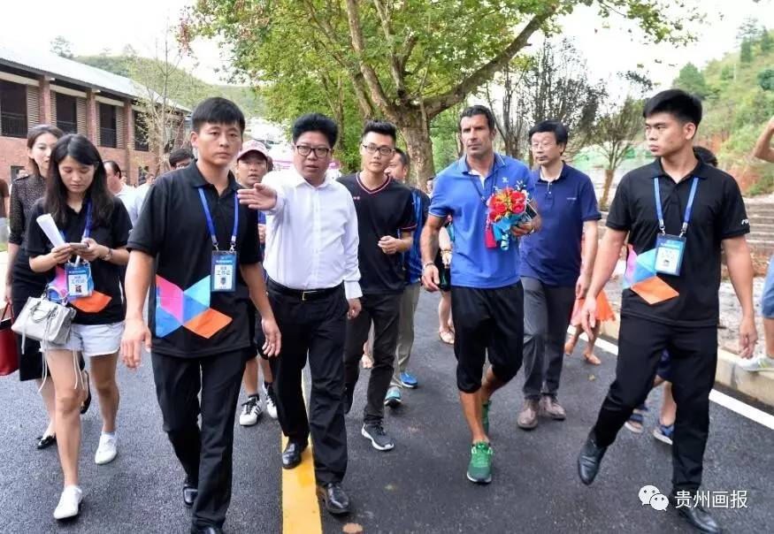 最美贵州画报,贵州最美生态足球小镇