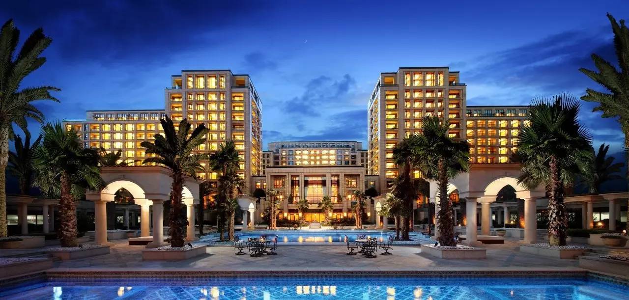 曾打造112.8万港元/㎡“亚洲之冠”的豪宅教父九龙仓，这次再造“国际精英艺术公馆”会不会把很多标杆项目甩到身后？