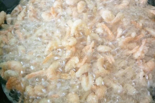 酥炸小河虾窍门视频,酥炸小河虾可以放面包糠吗