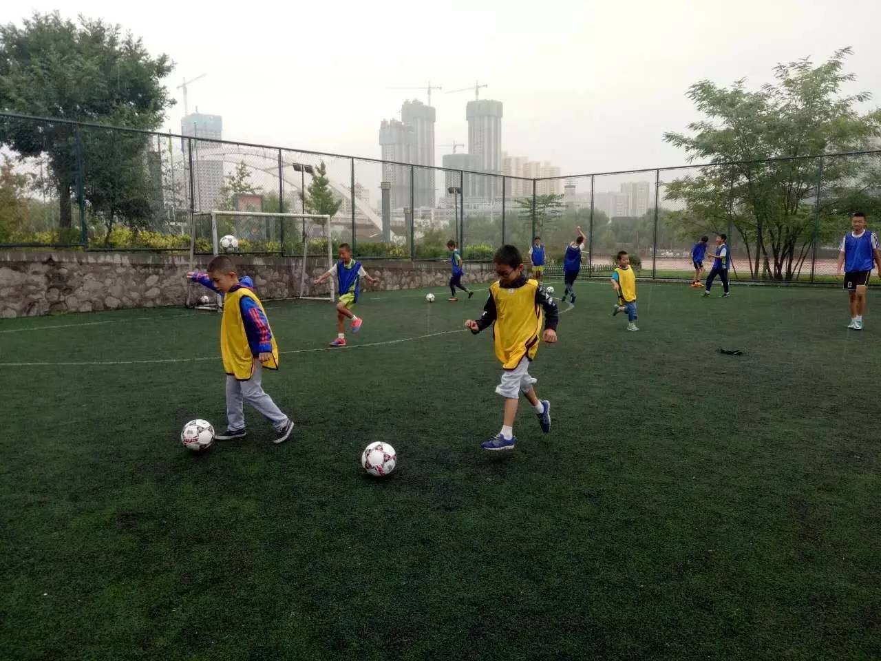 兰州足球培训班小学生,圆梦青少年足球培训