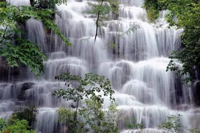 黄果树瀑布深度游一下,除了黄果树瀑布还有什么瀑布好看