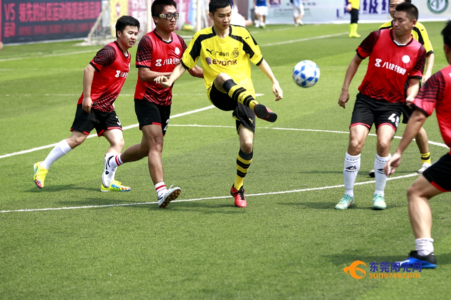 校友齐聚燃热血青春第二届东莞全国高校校友足球联赛开波