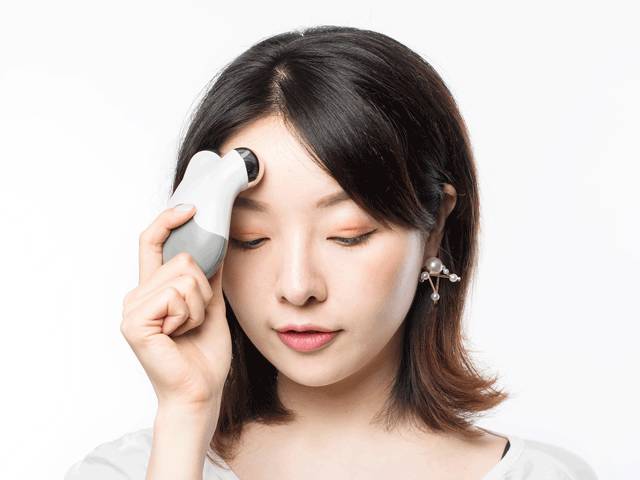 恋物志｜世界顶尖超模在婚礼前，就是用它快速瘦脸、抚平法令纹