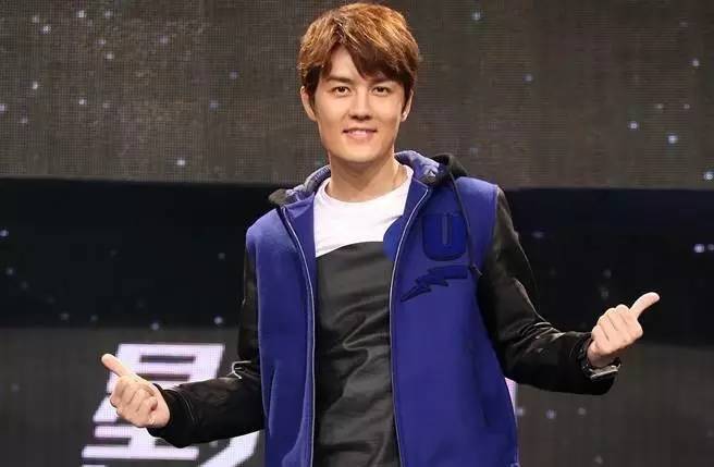 吴克群失聪，杰伦先天脊椎病，还有人录制现场心脏病发，乐坛创作型歌手压力大啊！