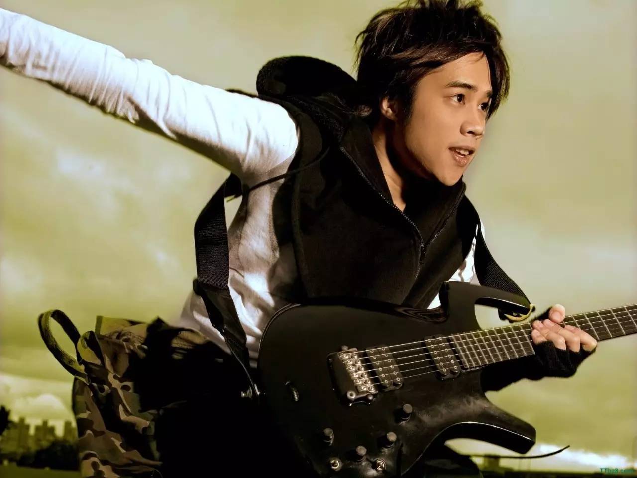 吴克群失聪，杰伦先天脊椎病，还有人录制现场心脏病发，乐坛创作型歌手压力大啊！