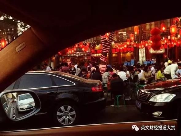 网红店排队排了20天,网红店排队